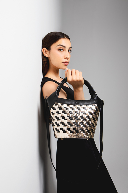 site web Woven Soul Mosaic Basket Bag – Image 1