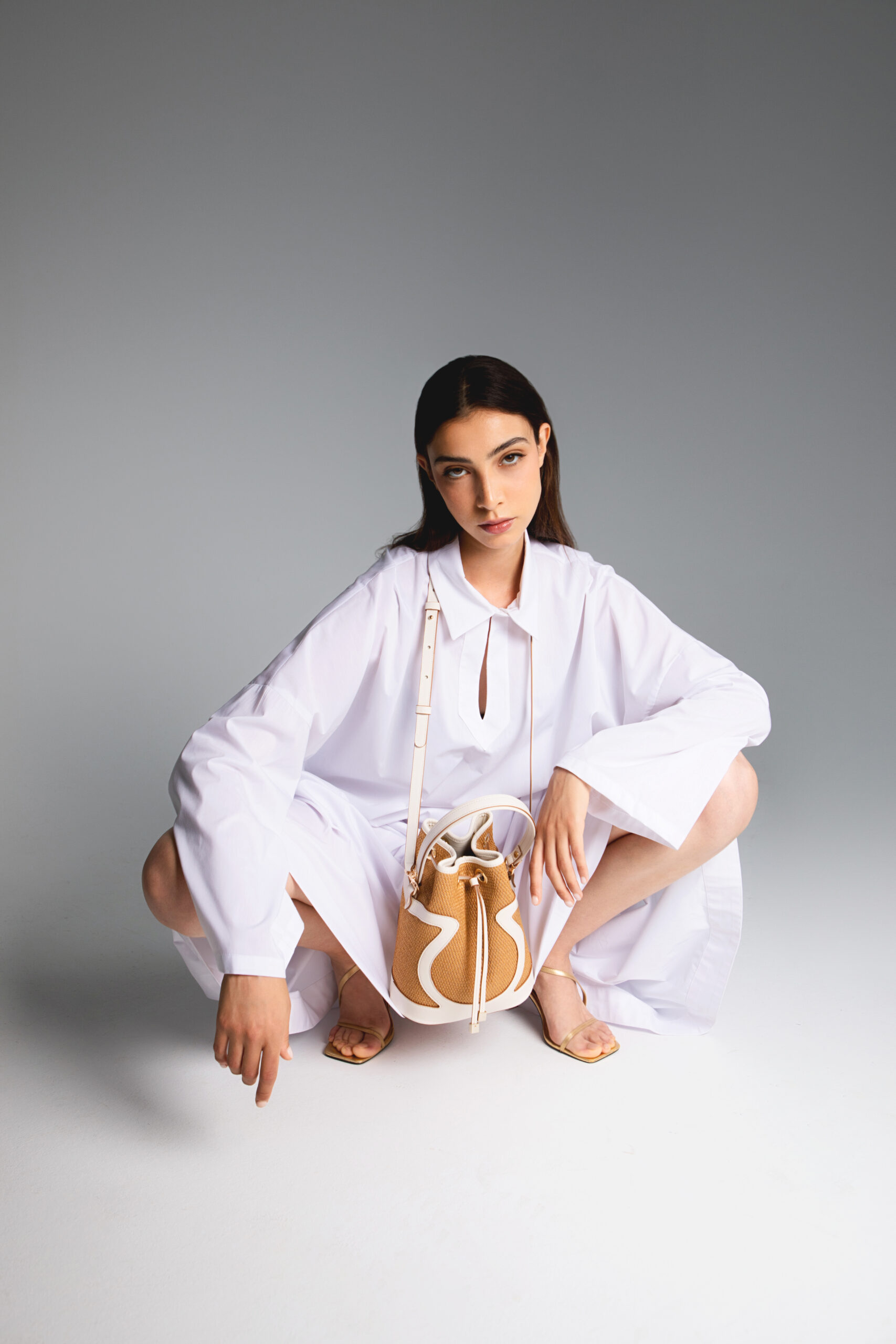 2G4A7602 Soleya Ivoire – Sac bourse en fibres naturelles et cuir pleine fleur – Image 1